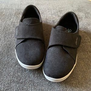 Sketchers air cooled memory foam loafer. Velcro closure. Black. 8.5 women’s.